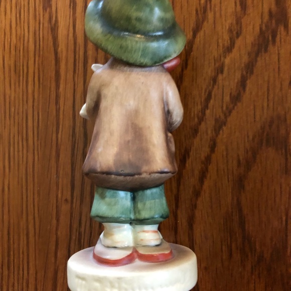 4 1/2 Inch Hummel Figurine, “Lost Sheep”—1962. Perfect Condition. - Picture 2 of 3